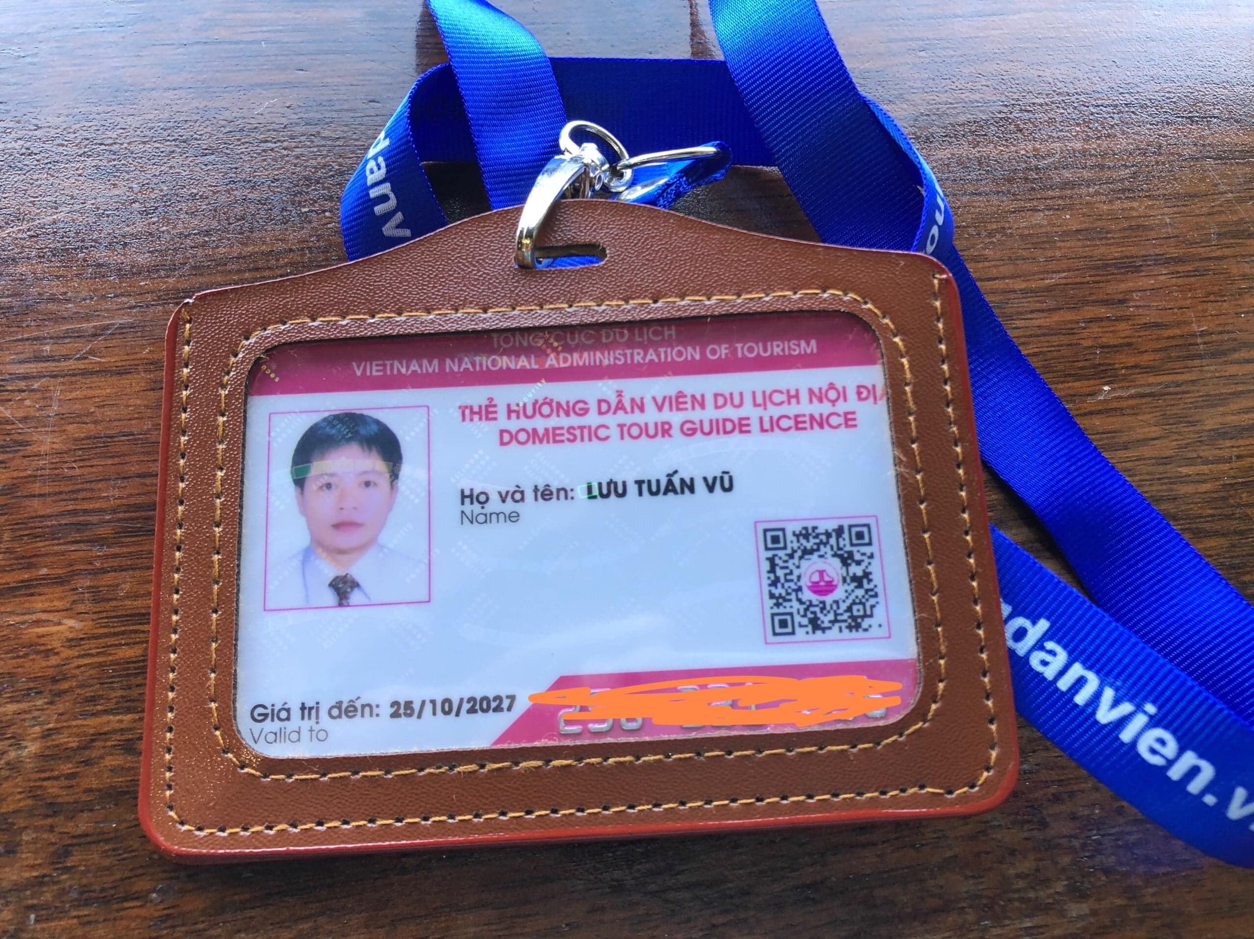 Thẻ hướng dẫn viên du lịch
