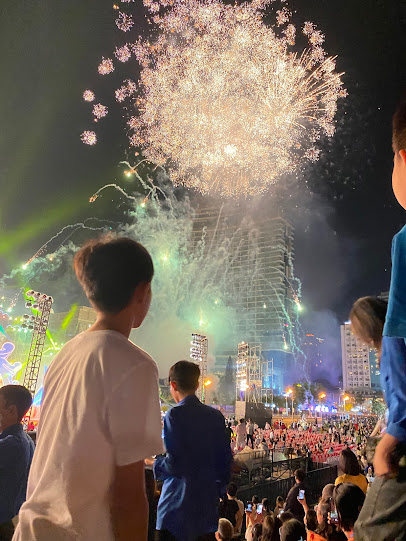 Quang Truong Hai Thang Tư Nha Trang 1